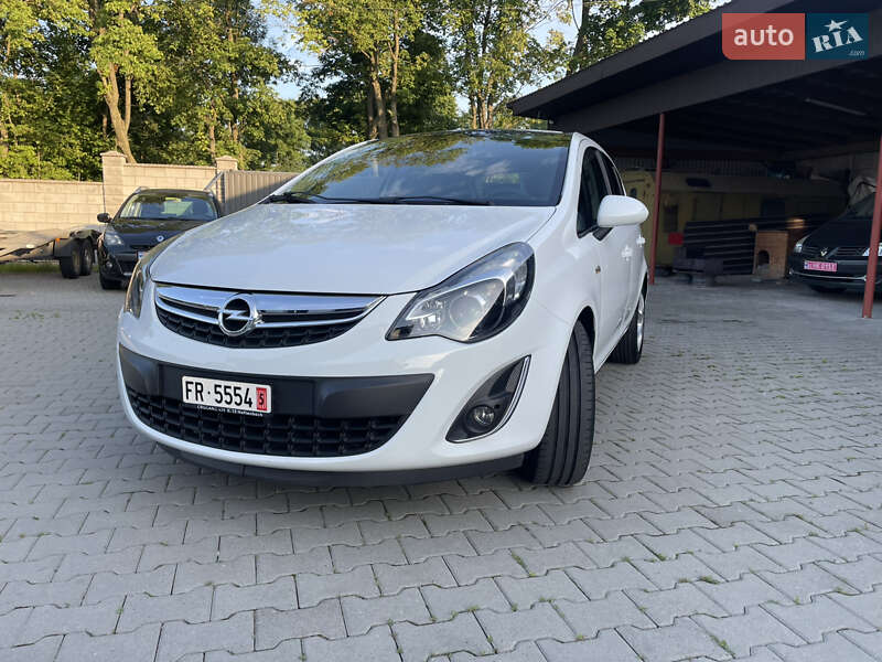Хетчбек Opel Corsa 2012 в Рівному