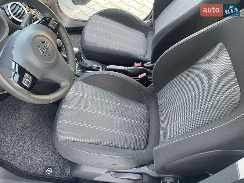Хетчбек Opel Corsa 2012 в Рівному