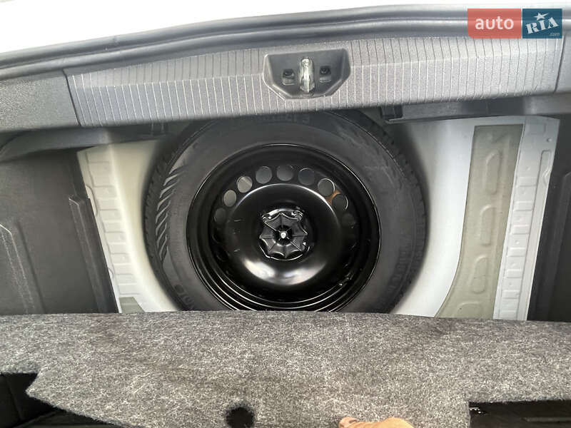 Хетчбек Opel Corsa 2012 в Рівному