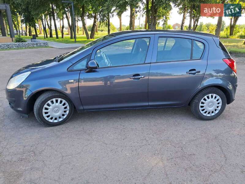 Хетчбек Opel Corsa 2008 в Тростянці