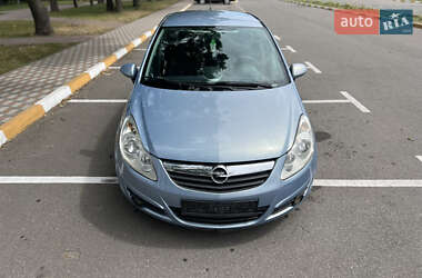 Хэтчбек Opel Corsa 2007 в Киеве