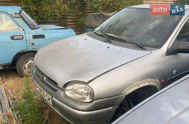 Хэтчбек Opel Corsa 2000 в 