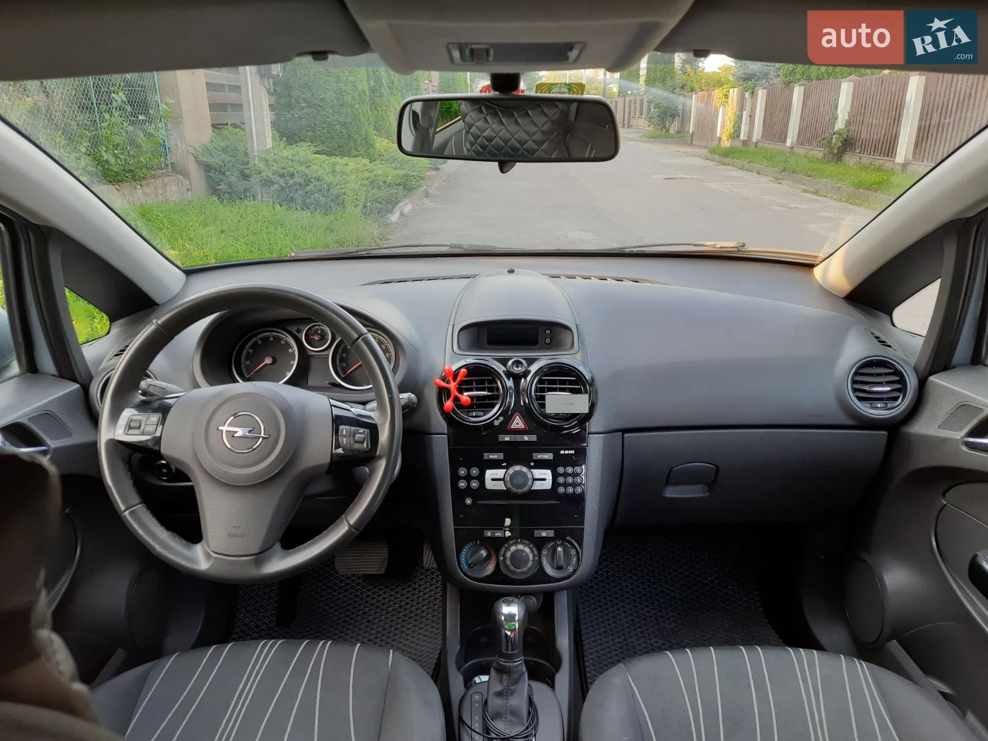 2010 Opel Corsa - мініатюра 3