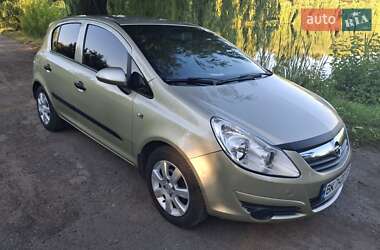 Хэтчбек Opel Corsa 2008 в Ровно