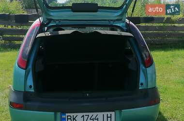 Хэтчбек Opel Corsa 2002 в 