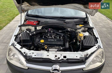 Хэтчбек Opel Corsa 2003 в 