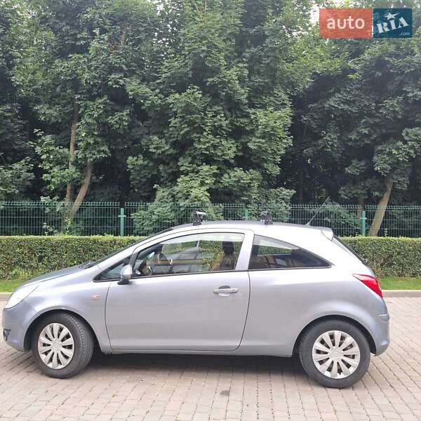 Хетчбек Opel Corsa 2009 в Луцьку