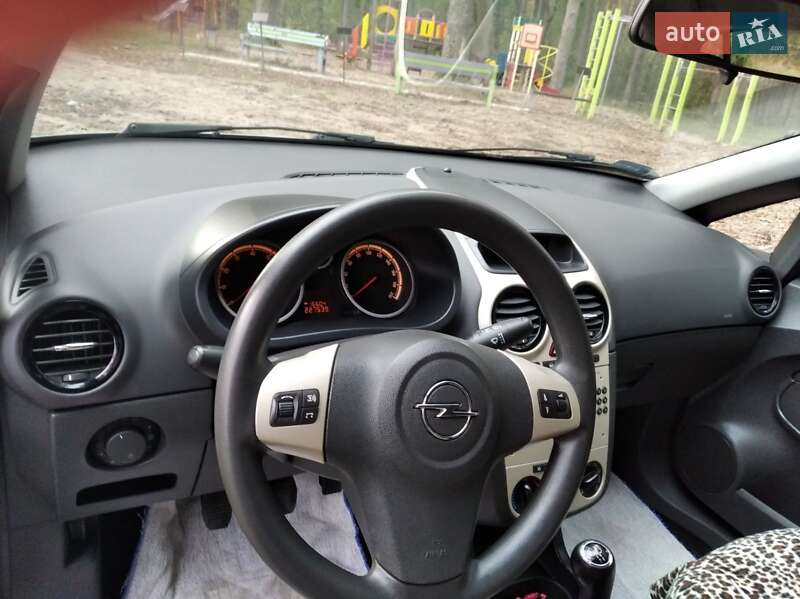 Хэтчбек Opel Corsa 2006 в Житомире