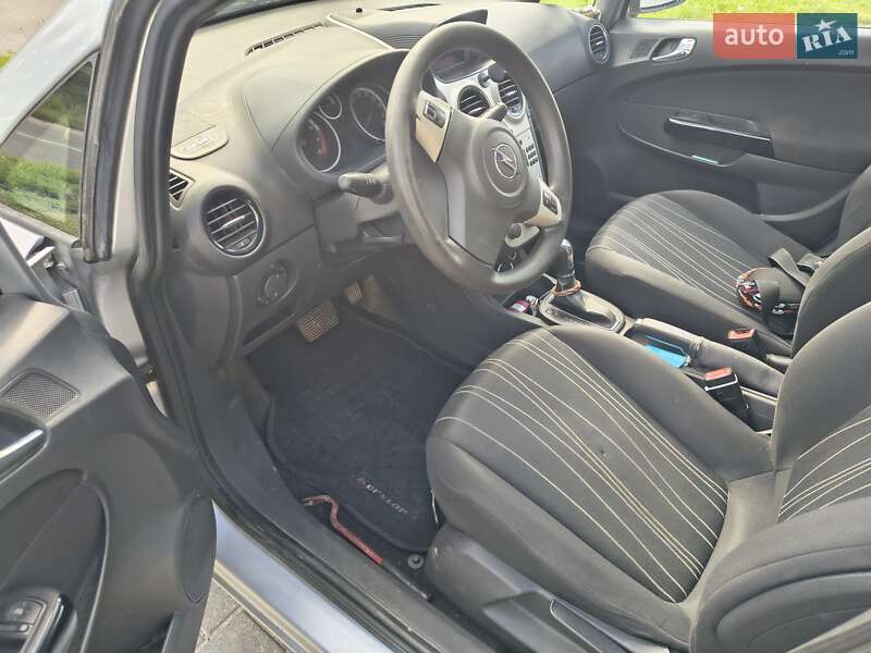 Хэтчбек Opel Corsa 2007 в Львове
