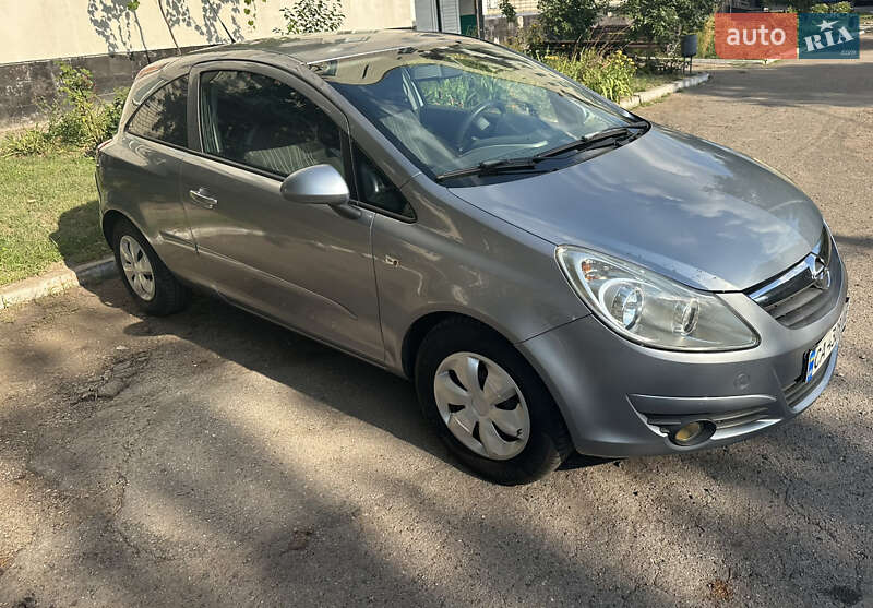 Хэтчбек Opel Corsa 2007 в Каменке