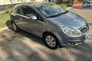 Хэтчбек Opel Corsa 2007 в 