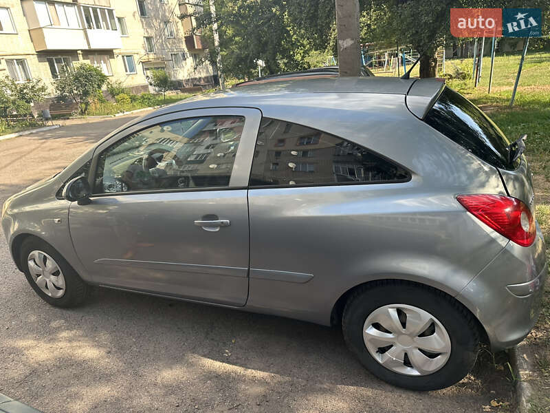 Хэтчбек Opel Corsa 2007 в Каменке