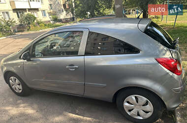 Хэтчбек Opel Corsa 2007 в 