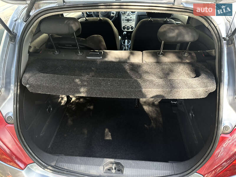 Хэтчбек Opel Corsa 2007 в Каменке