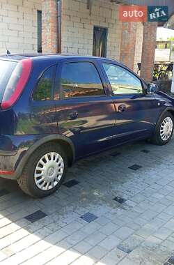 Хэтчбек Opel Corsa 2004 в 
