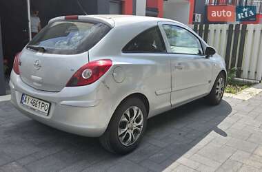 Хэтчбек Opel Corsa 2007 в 