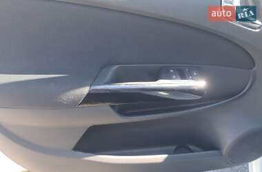 Хэтчбек Opel Corsa 2009 в 