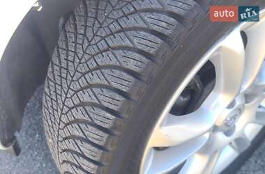 Хэтчбек Opel Corsa 2009 в 
