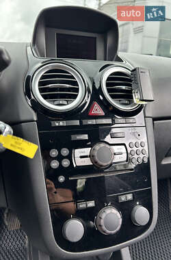 Хэтчбек Opel Corsa 2014 в 