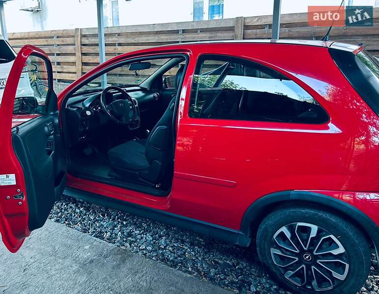 Хэтчбек Opel Corsa 2005 в Днепре
