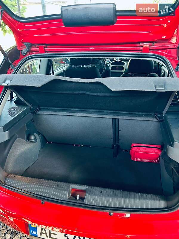 Хэтчбек Opel Corsa 2005 в Днепре