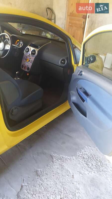 Хэтчбек Opel Corsa 2008 в Мироновке