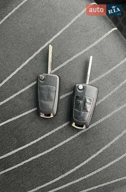 Хэтчбек Opel Corsa 2010 в 