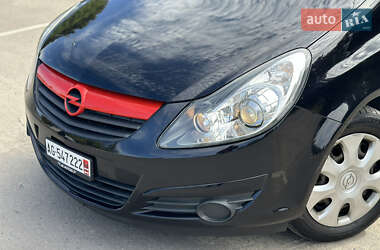 Хэтчбек Opel Corsa 2010 в 