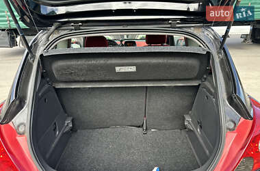 Хэтчбек Opel Corsa 2010 в 