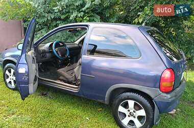 Хэтчбек Opel Corsa 1996 в 