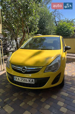 Хэтчбек Opel Corsa 2011 в 
