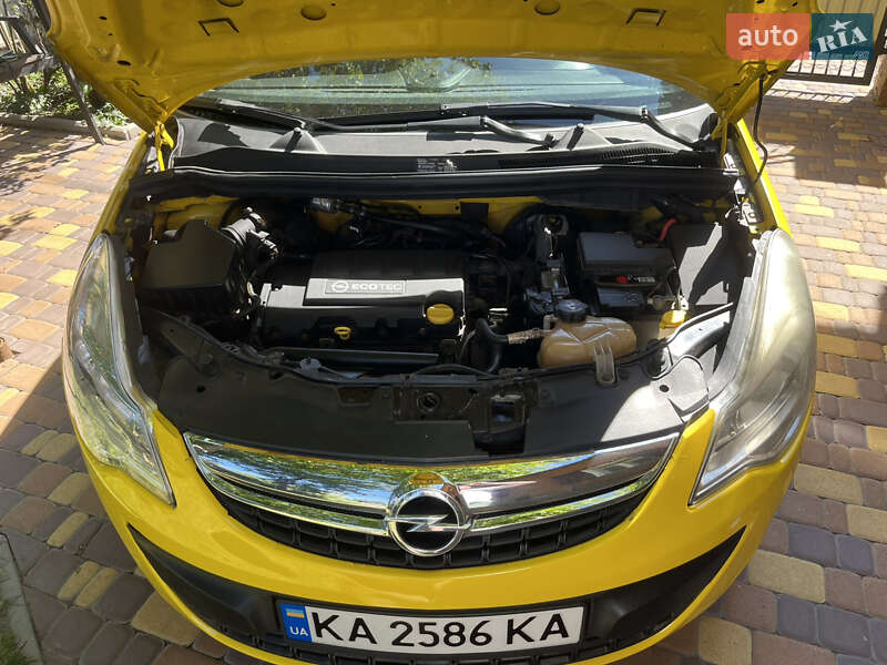 Хэтчбек Opel Corsa 2011 в Нежине