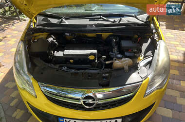 Хэтчбек Opel Corsa 2011 в 