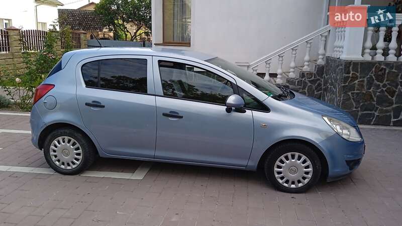 Хетчбек Opel Corsa 2009 в Миколаєві