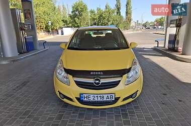 Хэтчбек Opel Corsa 2007 в 