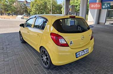 Хэтчбек Opel Corsa 2007 в 