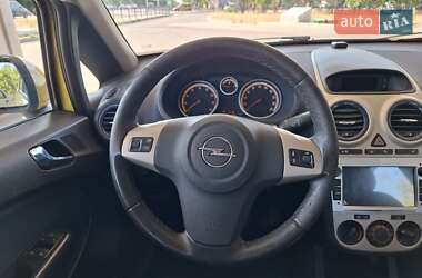 Хэтчбек Opel Corsa 2007 в 