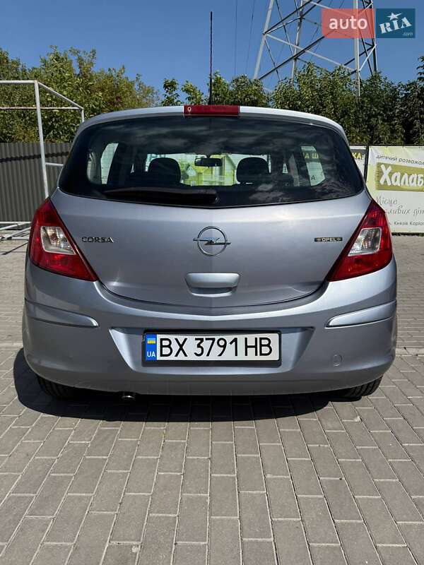 Хэтчбек Opel Corsa 2009 в Каменец-Подольском