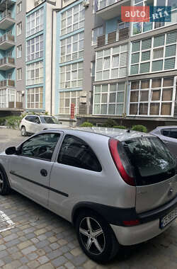 Хэтчбек Opel Corsa 2002 в 