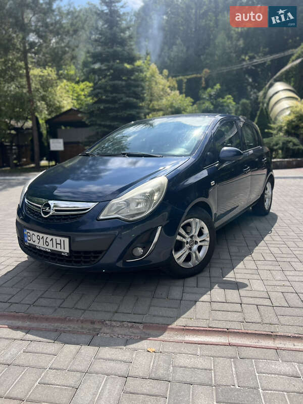 Хэтчбек Opel Corsa 2011 в Дрогобыче