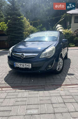 Хэтчбек Opel Corsa 2011 в 