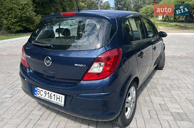 Хэтчбек Opel Corsa 2011 в 