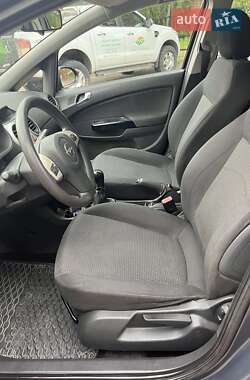 Хэтчбек Opel Corsa 2013 в 