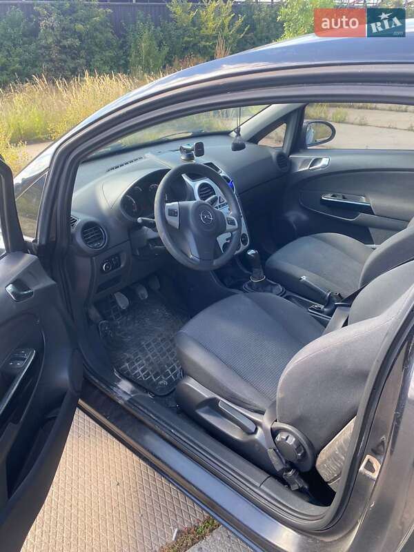 Хэтчбек Opel Corsa 2012 в Чугуеве