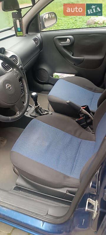 Хэтчбек Opel Corsa 2004 в Львове