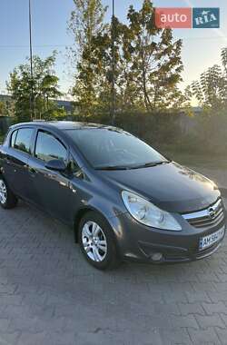 Хэтчбек Opel Corsa 2008 в 