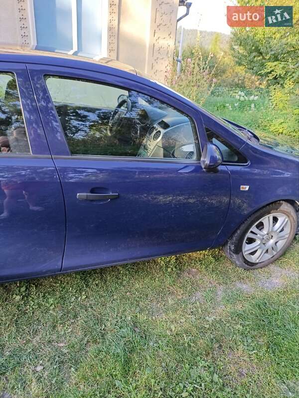 Хетчбек Opel Corsa 2009 в Кременці