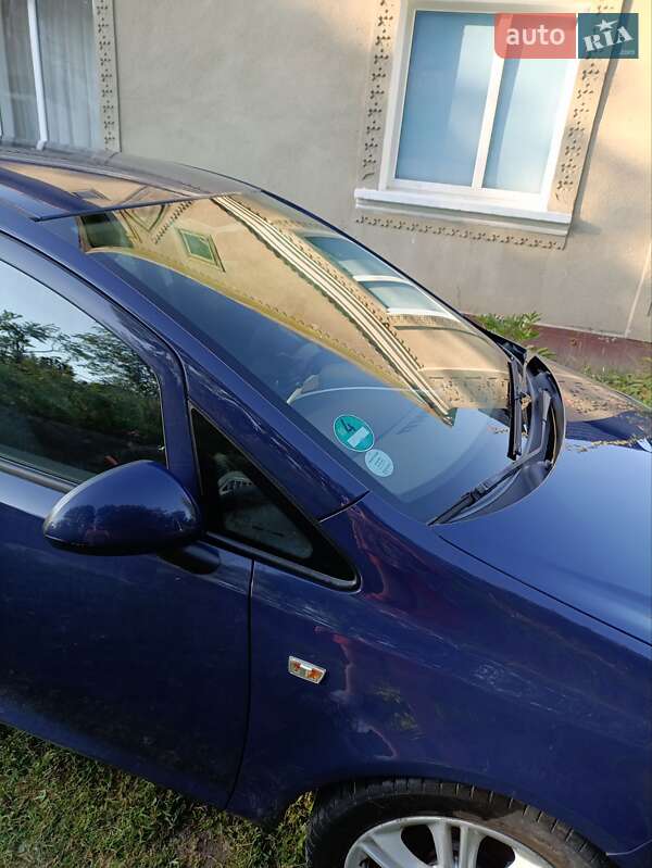 Хетчбек Opel Corsa 2009 в Кременці