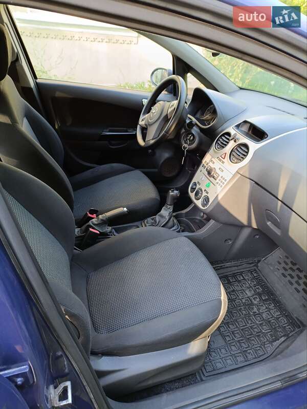 Хетчбек Opel Corsa 2009 в Кременці