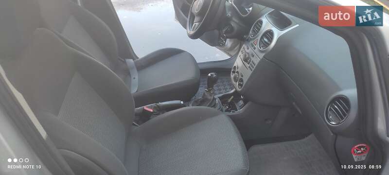 Хэтчбек Opel Corsa 2011 в Звягеле